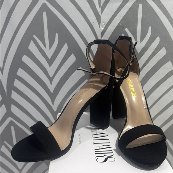 Dream Pairs Black Ankle Strap Size 8 Hi Chunk Sandals - Picture 1 of 7